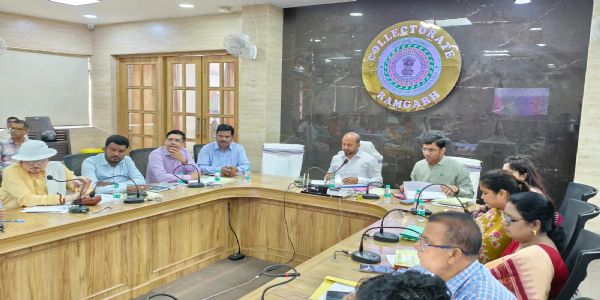 योजनाओं का लाभ अंतिम व्यक्ति तक पहुंचाना प्राथमिक जिम्मेदारी : डीसी