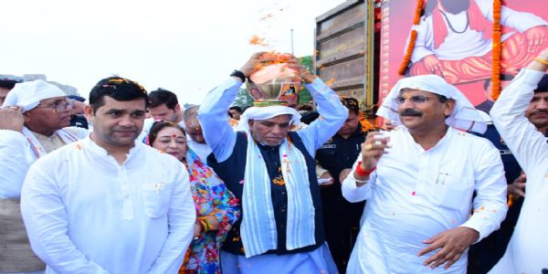 वाराणसी से प्रारंभ हुई संत शिरोमणि गुरु रविदास की पवित्र कलश यात्रा का गुरुग्राम में भव्य स्वागत
