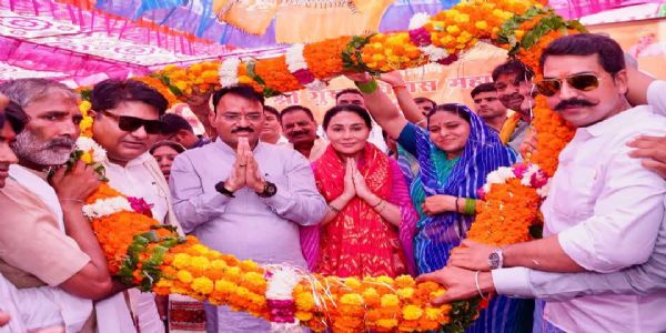 वाराणसी से भरतपुर राजस्थान में पहुंची संत रविदास कलश यात्रा