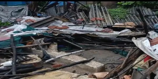 बैतूल में रेलवे की बाउंड्री वॉल ढही, झोपड़ी में सो रहे मजदूर की मौत, साथी घायल, एसडीआरएफ ने मलबे से निकाला शव