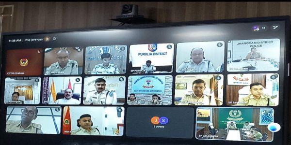 चाईबासा में तीन राज्यों के पुलिस अधिकारियों की अंतरराज्यीय बैठक, नक्सलवाद और तस्करी रोकने पर बनी रणनीति