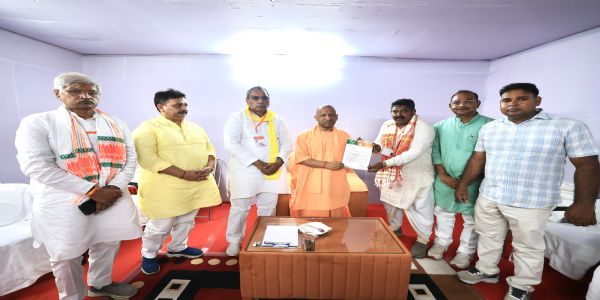 मुख्यमंत्री योगी आदित्यनाथ से मिला रविदासिया समाज का प्रतिनिधि मंडल, जताया आभार