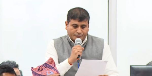नेपाल के सत्तारूढ़ दल के अध्यक्ष बुद्धि पंत नेपाल के सत्तारूढ़ दल के अध्यक्ष बुद्धि पंत