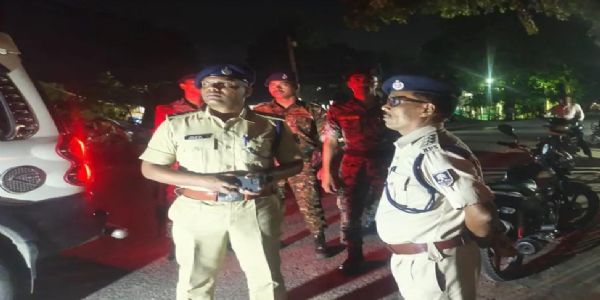 नेपाल में हिंसा के बाद भारत-नेपाल सीमा पर बढ़ी चौकसी, भीमनगर-वीरपुर बाजारों में पसरा सन्नाटा
