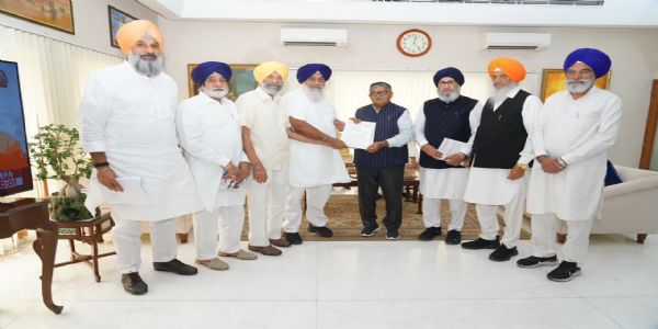 अकाली दल बरनाला लाठीचार्ज और पेपर लीक मामले में गवर्नर से मिला, सीबीआई जांच की मांग