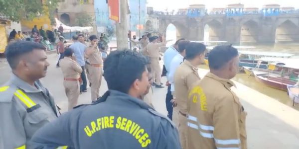 मां के साथ दवा लेने जा रही किशोरी ने शाही पुल से गोमती नदी में लगाई छलांग तलाश जारी