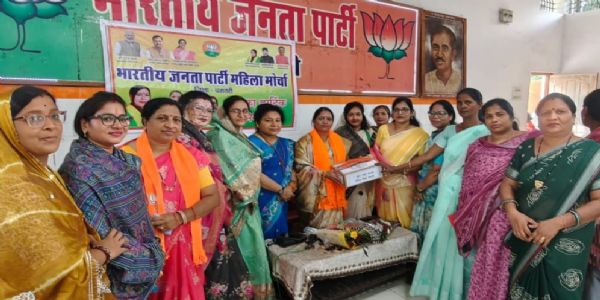भाजपा महिला मोर्चा की बैठक में सिपाही रक्षा सूत्र और हर घर तिरंगा अभियान को लेकर हुई चर्चा