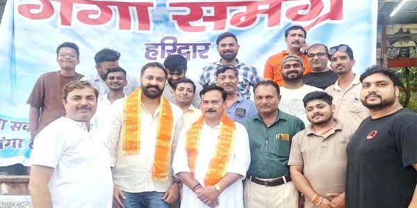 गंगा में कचरा डालना बंद करें, गंगा की स्वच्छता सभी की जिम्मेदारी: अम्बरीष