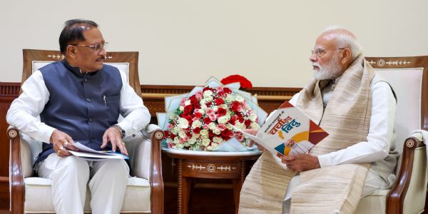 बस्तर के समग्र विकास का रोडमैप लेकर प्रधानमंत्री से मिले साय, यूरिया संयंत्र और आयुर्वेद संस्थान के लिए मांगा सहयोग
