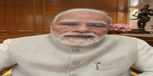 पीएम मोदी युवाओं को अपनी प्रतिकिया देते हुए पीएम मोदी युवाओं को अपनी प्रतिकिया देते हुए