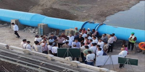 रीवाः उप मुख्यमंत्री शुक्ल ने किया समूह नलजल योजनाओं के इंटेक वेल का निरीक्षण