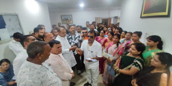 निगम बोर्ड की बैठक में कुत्ता पकड़ने की योजना पर हंगामा