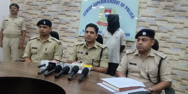 फायरिंग मामले में फरार आरोपित गिरफ्तार