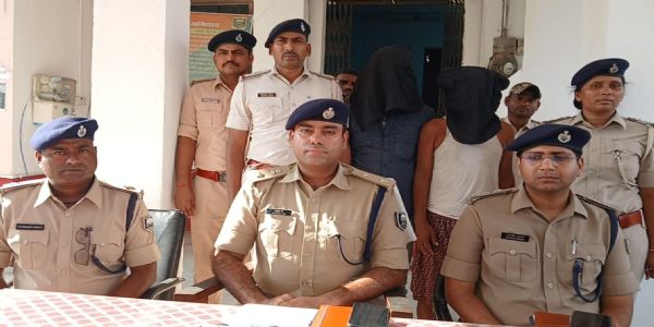 भारी मात्रा में विदेशी शराब के साथ दो तस्कर गिरफ्तार