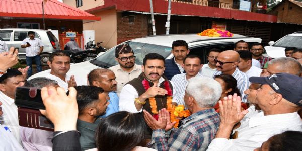 लोक निर्माण मंत्री ने किया सोलन-सुबाथू मार्ग का निरीक्षण