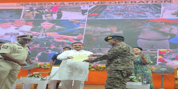 तारातला हादसे के बाद भवन सुरक्षा की विशेष निगरानी शुरू, बचावकर्मियों को मुख्यमंत्री शुभेंदु अधिकारी ने किया सम्मानित