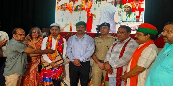 रोजगार उत्सव के तहत धौलपुर में 863 युवाओं को मिले नियुक्ति पत्र