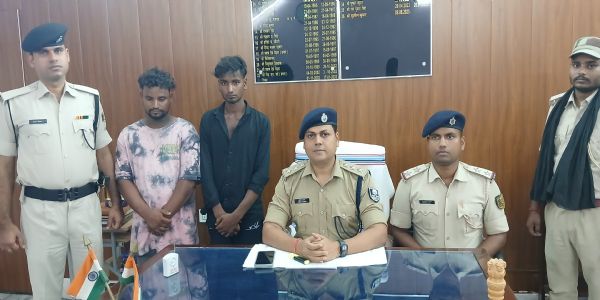स्मैक और विदेशी शराब के साथ दो भाई गिरफ्तार
