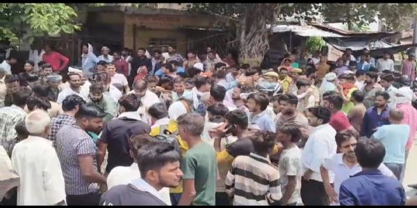 औरैया : डंपर ने बाइक सवार सेवानिवृत्त सैन्य कर्मी को रौंदा, मौत