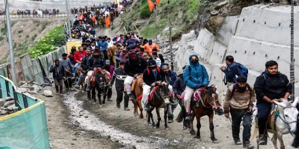 अमरनाथ यात्रा का चौथा जत्था 6,721 तीर्थयात्रियों के साथ जम्मू से रवाना, काफिले में 87 विदेशी नागरिक भी शामिल अमरनाथ यात्रा का चौथा जत्था 6,721 तीर्थयात्रियों के साथ जम्मू से रवाना, काफिले में 87 विदेशी नागरिक भी शामिल