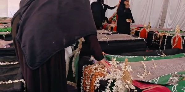 सदर इमामबारगाह में उठा 72 ताबूत का कदीमी जुलूस, हज़ारों लोगों ने पेश किया पुरसा