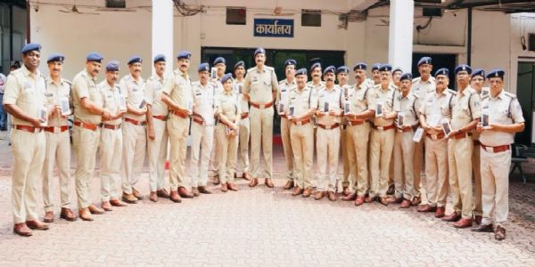 ई-साक्ष्य जुटाने के लिए रायपुर के 308 विवेचकों को मिले मोबाइल