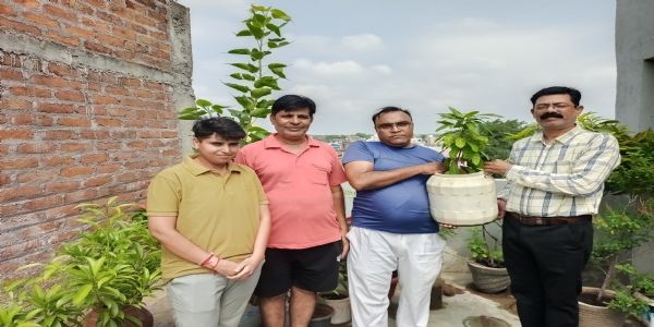 अशोकनगर: पर्यावरण संरक्षण की अनूठी मिसाल, पर्यावरण प्रेमी ने घर की छत को बनाया रीसाइक्लिंग और ब्रीडिंग सेंटर