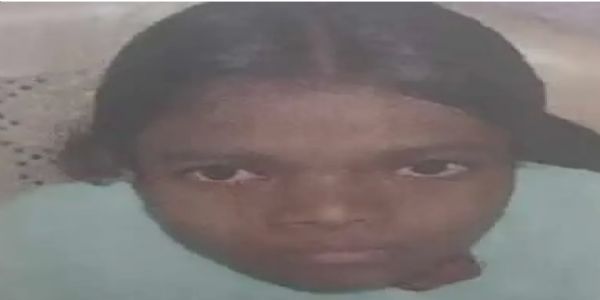 दीवार ढहने से दिव्यांग युवती की मौत