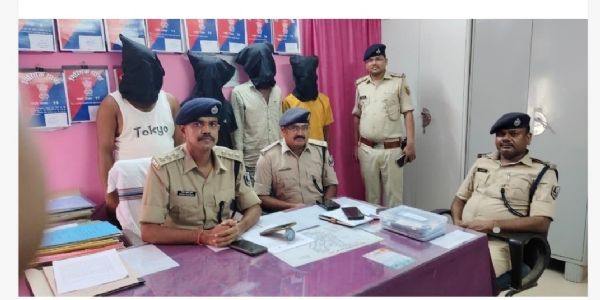 कतरीसराय में साइबर ठगी गिरोह का भंडाफोड़, छह गिरफ्तार; 10 मोबाइल और फर्जी सिम कार्ड बरामद