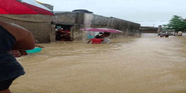 महाराष्ट्र के चार जिलों में भारी बारिश के लिए रेड अलर्ट और ९ जिलों के लिए 
