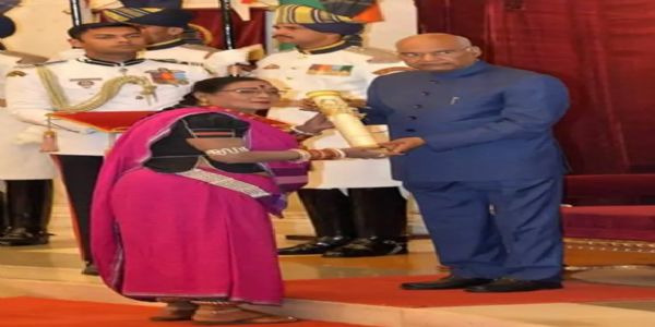 तीजन बाई को 2019 में पद्म विभूषण से सम्मानित किया गया था। फोटो - इंटरनेट मीडिया तीजन बाई को 2019 में पद्म विभूषण से सम्मानित किया गया था। फोटो - इंटरनेट मीडिया