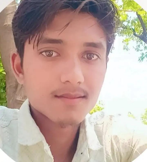 मृतक देव प्रकाश की फाइल फोटो मृतक देव प्रकाश की फाइल फोटो