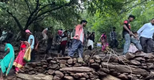 बेलपहाड़ी कानाईसोर पहाड़ पूजा की छवि बेलपहाड़ी कानाईसोर पहाड़ पूजा की छवि