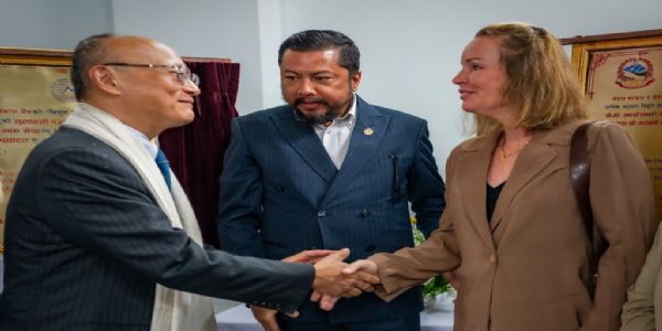 नेपाल दौरे पर आए एडीबी अध्यक्ष और नेपाल के ऊर्जा मंत्री नेपाल दौरे पर आए एडीबी अध्यक्ष और नेपाल के ऊर्जा मंत्री