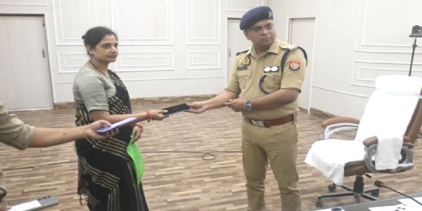 बरेली पुलिस ने लौटाई 466 लोगों की मुस्कान, 93 लाख रुपये के गुम मोबाइल बरामद
