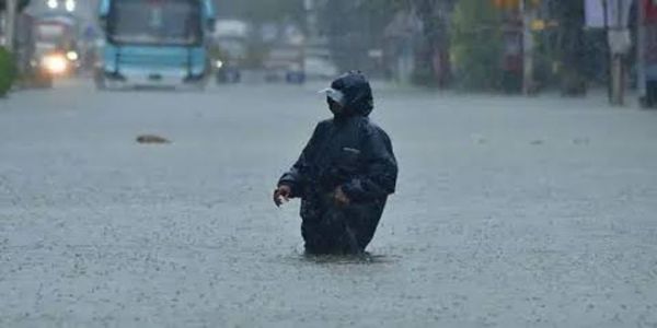 महाराष्ट्र में भारी बारिश से अबतक दस लोगों की मौत, सात घायल, जनजीवन अस्त व्यस्त