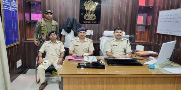 आपराधिक मामलों में वांछित आरोपित ससुराल से गिरफ्तार