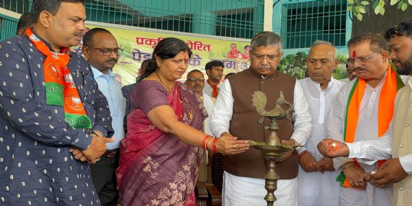 भाजपा प्रदेश अध्यक्ष ने एक पेड़ मां के नाम