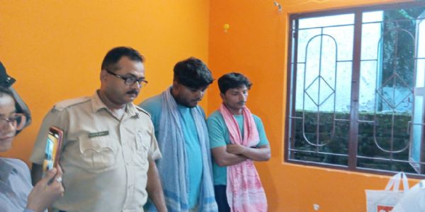 किराए के मकान से ड्रग्स रैकेट का भंडाफोड़, दो गिरफ्तार