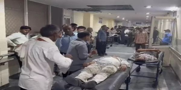 एफटीआई ऑफिस की छत भरभराकर गिरने से  10 से ज्यादा श्रमिक घायल