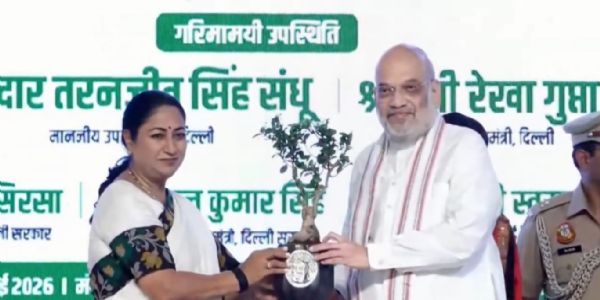 आरके पुरम के सेंट्रल पार्क में केंद्रीय गृह मंत्री अमित शाह मंगलवार को एक पेड़ मां के नाम मिशन 70 लाख पौधारोपण अभियान का शुभारंभ करते हुए आरके पुरम के सेंट्रल पार्क में केंद्रीय गृह मंत्री अमित शाह मंगलवार को एक पेड़ मां के नाम मिशन 70 लाख पौधारोपण अभियान का शुभारंभ करते हुए