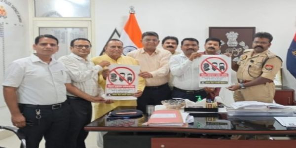 झांसी : प्रतिष्ठानों में चेहरा छुपाकर प्रवेश हुआ निषेध
