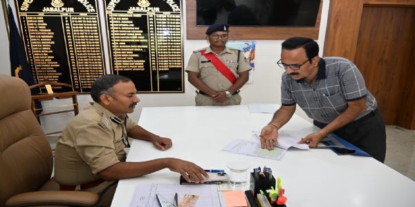 जबलपुर एसपी कार्यालय में जनसुनवाई, 102 शिकायतों के त्वरित निराकरण के दिए निर्देश