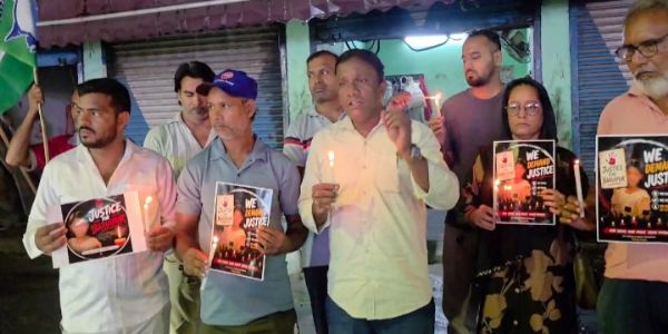 बारूईपुर दुष्कर्म एवं हत्याकांड के विरोध में आसनसोल में कांग्रेस का कैंडल मार्च