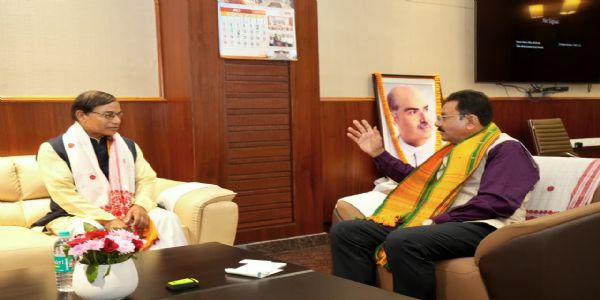 त्रिपुरा विधानसभा अध्यक्ष ने अपने असम समकक्ष से की शिष्टाचार भेंट
