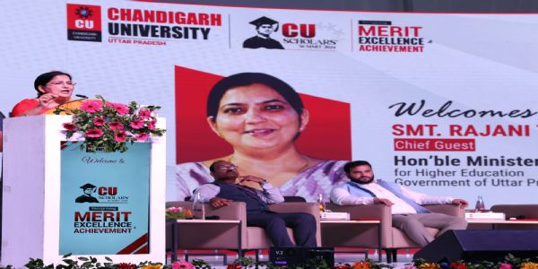 सीयू स्कॉलर्स समिट का समापन, 800 से अधिक मेधावियों का सम्मान; 50 करोड़ की छात्रवृत्ति योजना पर जोर