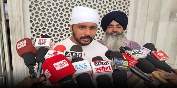 भारतीय हॉकी टीम के कप्तान हरमन दरबार साहिब में हुए नतमस्तक