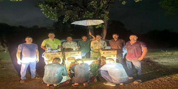 अनूपपुर: पुलिस ने 25 पेटी अवैध शराब की जब्त, लग्जरी कार सहित तीन तस्कर गिरफ्तार