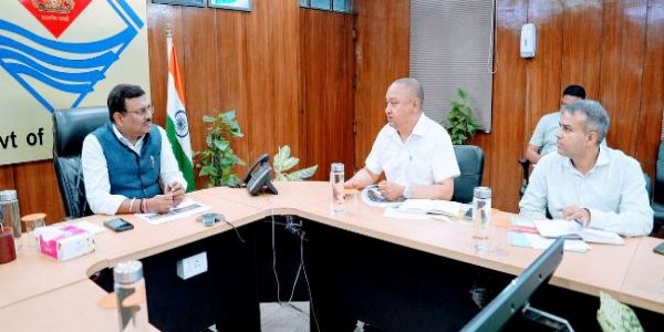 बदरीनाथ-केदारनाथ में चल रहे निर्माण कार्याें की मुख्य सचिव ने की समीक्षा
