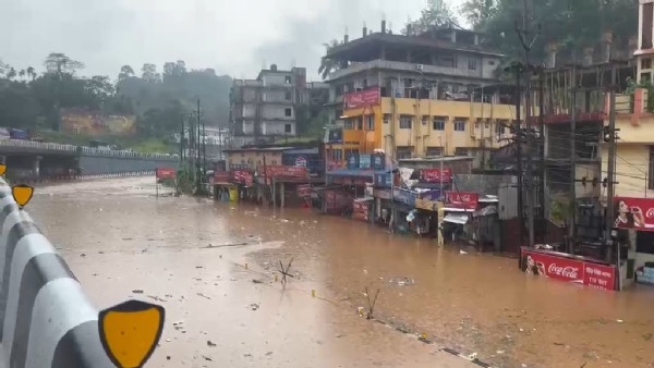 मूसलाधार बरसात के बाद  27 और 6 राष्ट्रीय राजमार्ग ठप